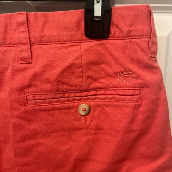 Southern Tide Men’s Shorts - Picture 3 of 3
